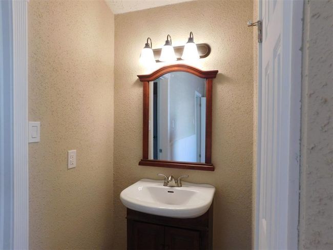 17002 Rippling Mill Dr, House other with 2 bedrooms, 1 bathrooms and 1 parking in Sugar Land TX | Image 8