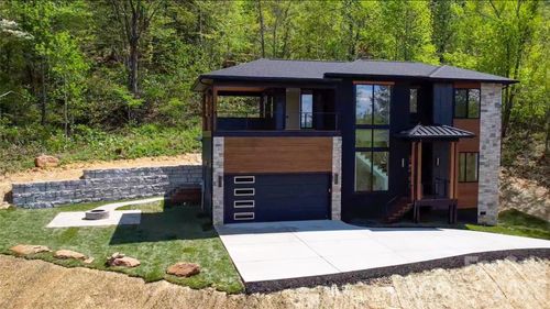 134 View Ridge Pkwy, Leicester, NC, 28748-9415 | Card Image