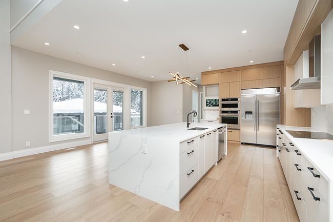 12230 267 St, House other with 8 bedrooms, 9 bathrooms and 3 parking in Maple Ridge BC | Image 11