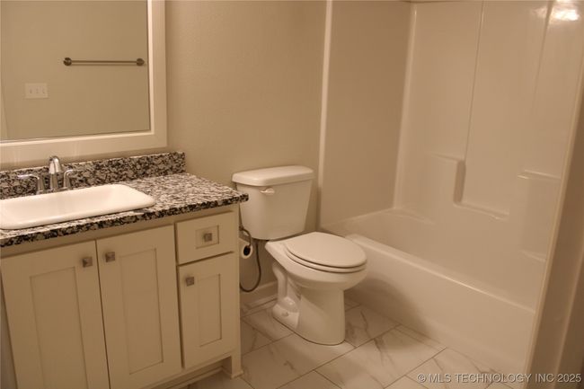 7906 Chestnut Ave, House other with 3 bedrooms, 2 bathrooms and null parking in Broken Arrow OK | Image 14