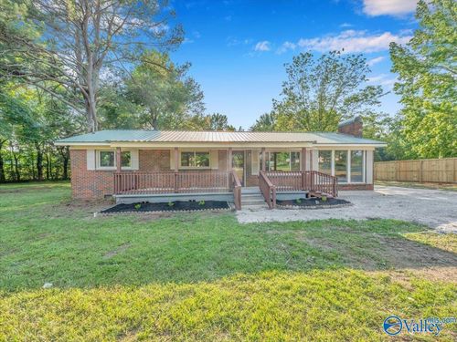 7004 Old Railroad Bed Rd, Toney, AL, 35773-9549 | Card Image