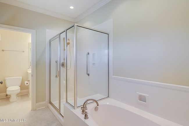 Jack n Jill bath | Image 48