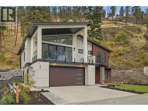 487 Clifton Rd N, House with 5 bedrooms, 3 bathrooms and 4 parking in Kelowna BC | Card Image