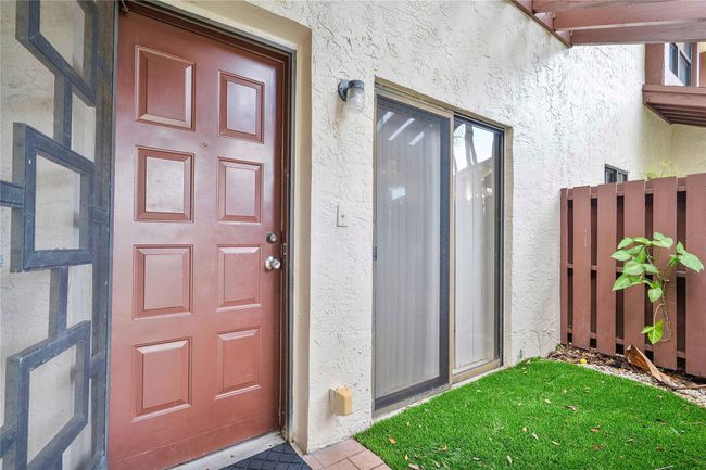 4306 Carambola Cir N, Townhouse with 2 bedrooms, 3 bathrooms and null parking in Coconut Creek FL | Image 13