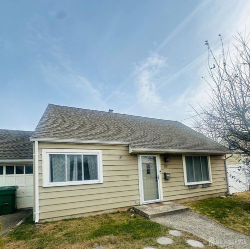 39 Prospect Ave, Edison, NJ, 08817-3757 | Card Image