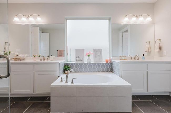 His and Her vanities and lots of natural light | Image 18