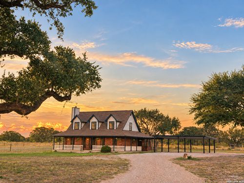 106 Eagle Creek Ranch Blvd, Floresville, TX, 78114-9233 | Card Image