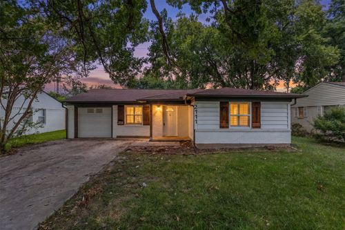 2111 El Capitan Dr, Dallas, TX, 75228-1625 | Card Image