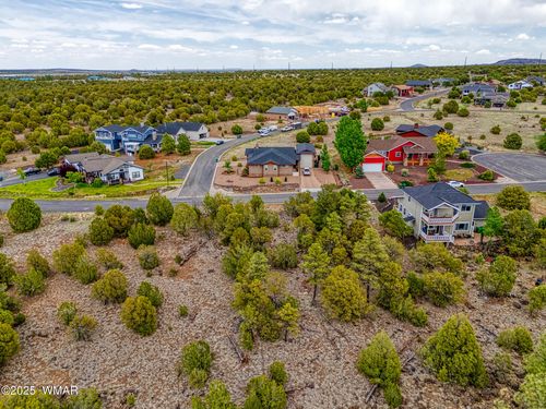 520 S Creekside Dr, Show Low, AZ, 85901-8325 | Card Image