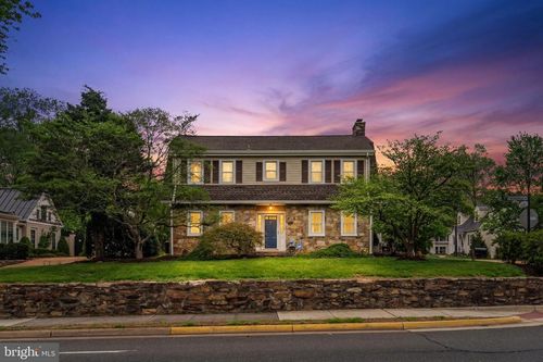 700 W Washington St, MIDDLEBURG, VA, 20117-2677 | Card Image