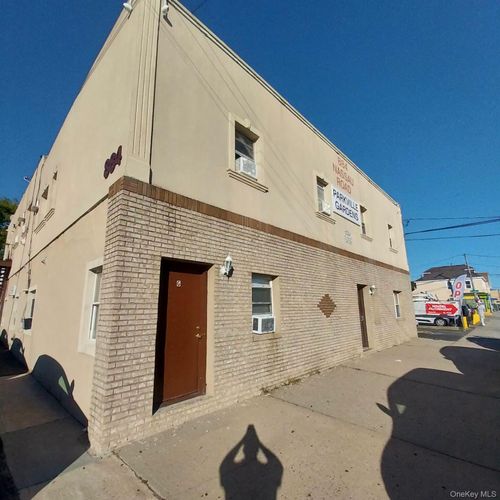 c-884 Nassau Rd, Uniondale, NY, 11553-3137 | Card Image