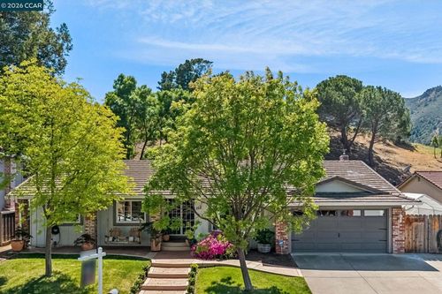 152 Regency Dr, Clayton, CA, 94517-1717 | Card Image