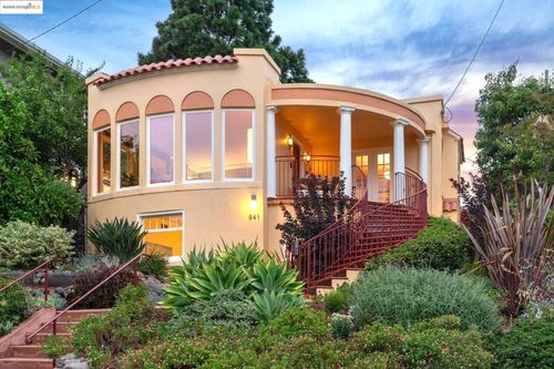 941 Warfield Ave, Oakland, CA, 94610-1635 | Card Image