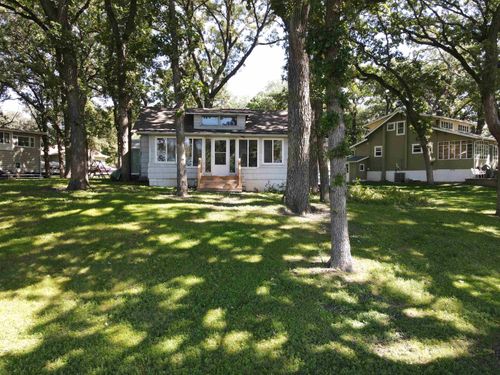 2422 Burr Oak Cir, Milford, IA, 51351-7318 | Card Image