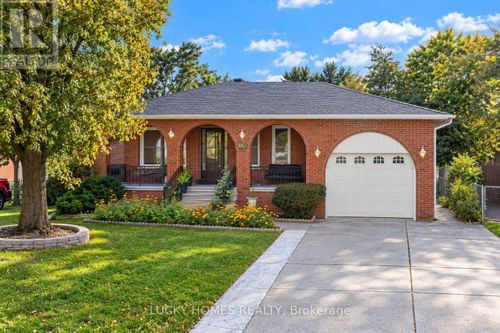 3061 Lloyd George Blvd, Windsor, ON, N8T2V3 | Card Image
