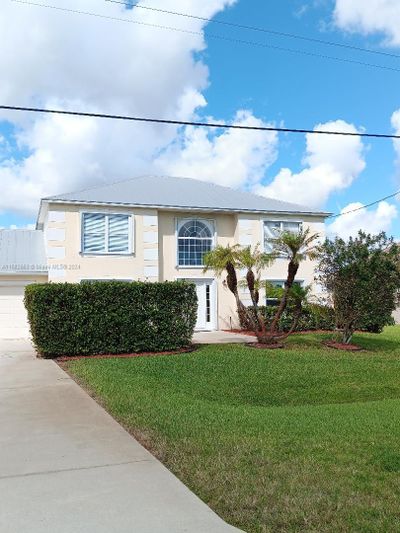 642 Nw Bayshore Blvd, House other with 3 bedrooms, 2 bathrooms and null parking in Port St. Lucie FL | Image 2