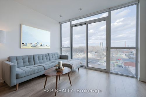 604-899 Queen St E, Toronto, ON, M4M0C8 | Card Image