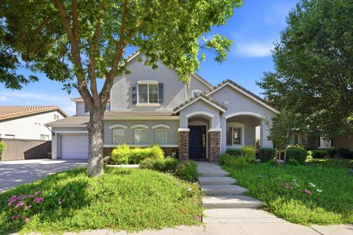 9728 Country Falls Ln, Elk Grove, CA, 95757-8349 | Card Image