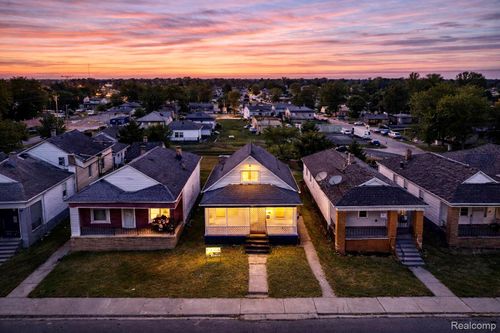 5151 Yemans St, Hamtramck, MI, 48212-3343 | Card Image