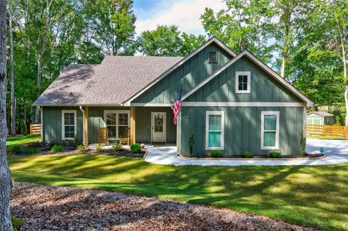 100 Rocky Branch Dr E, Murrayville, GA, 30564-2498 | Card Image