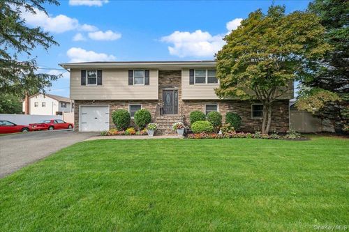 14 Sycamore Avenue, Oyster Bay, NY, 11714 | Card Image