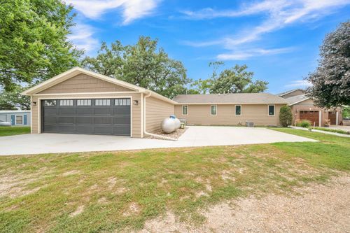 10585 Crowley Ave, Spirit Lake, IA, 51360-7110 | Card Image