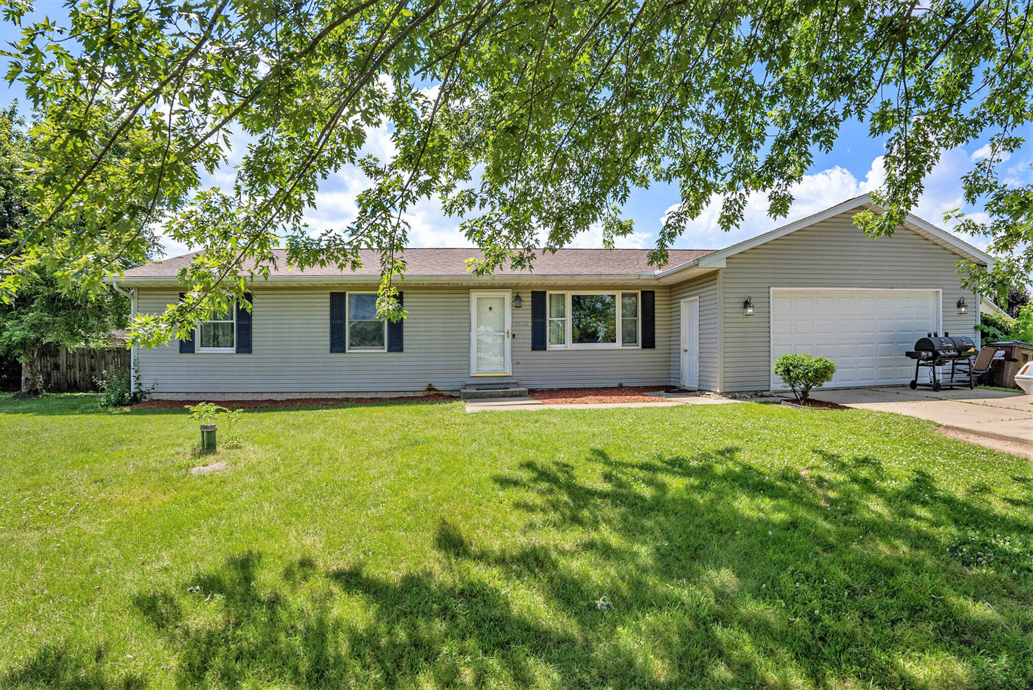 Saxony Dr, Tecumseh, MI 49286 #1