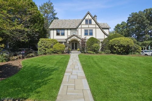 46 Cambridge Rd, Montclair, NJ, 07042-5036 | Card Image