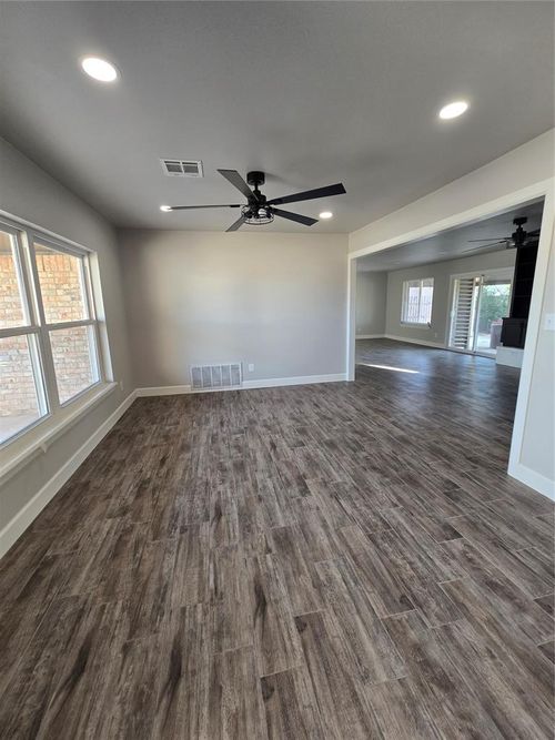 613 Comanche Trl, Altus, OK, 73521-1513 | Card Image