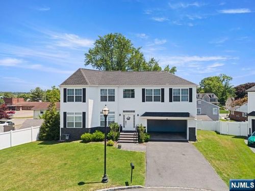 28 Lamb Ct, Norwood, NJ, 07648-1258 | Card Image