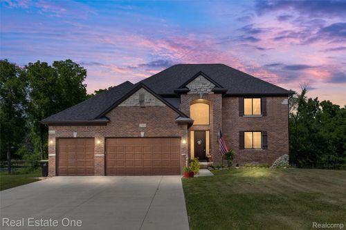 2983 28 Mile Rd, Washington Township, MI, 48094-1103 | Card Image