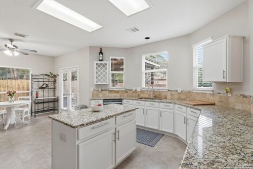 3 Brentcove, San Antonio, TX, 78254-5580 | Card Image