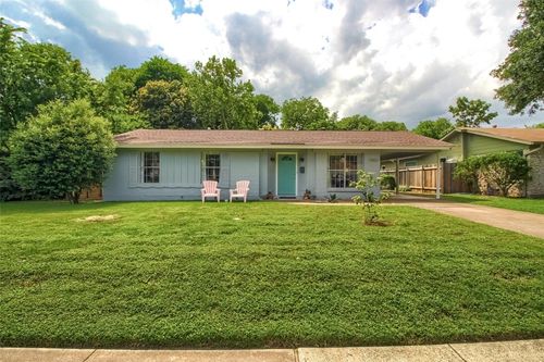8302 Rockwood Ln, Austin, TX, 78757-7641 | Card Image