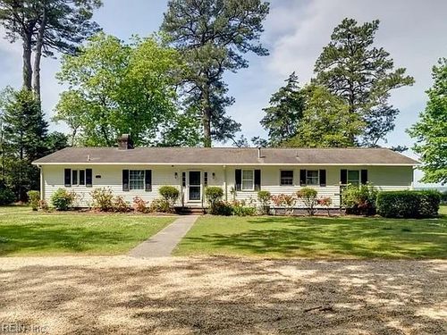 5198 Weaver Ln, Gloucester, VA, 23061-3421 | Card Image