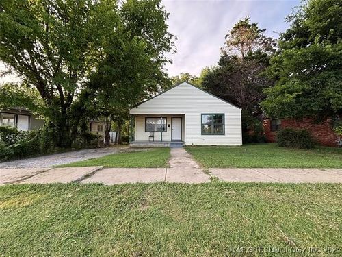 2207 41st St, Tulsa, OK, 74107-6705 | Card Image