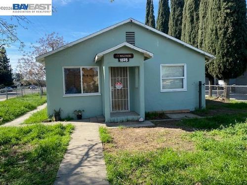 1825 Eureka St, Modesto, CA, 95358-5629 | Card Image
