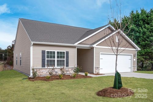 1060 Russell Dr, Winston Salem, NC, 27127-4955 | Card Image