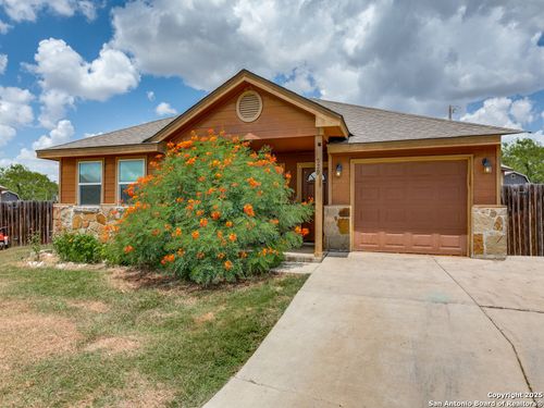 529 Indian Xing, Jourdanton, TX, 78026-4006 | Card Image