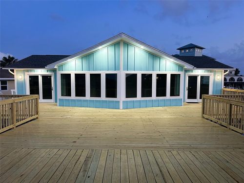 1326 Hawaii Dr, Tiki Island, TX, 77554-6142 | Card Image
