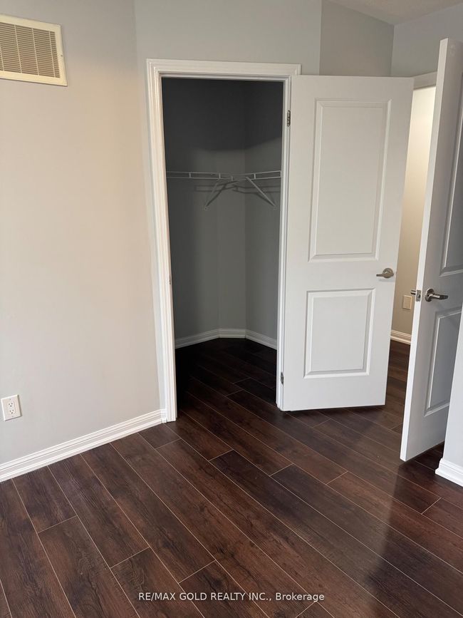 13 Viewforth Rd, House attached with 4 bedrooms, 2 bathrooms and 1 parking in Brampton ON | Image 36
