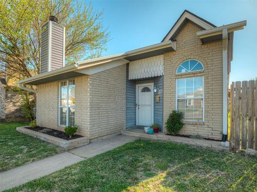 2110 Lonnie Lane, Moore, OK, 73170 | Card Image