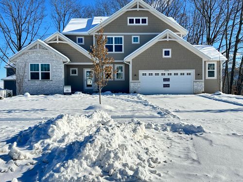 8206 Eagle Peak Dr, Jenison, MI, 49428-8792 | Card Image