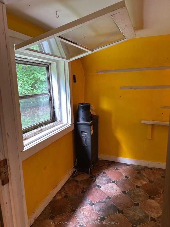 31 White Rd, House other with 4 bedrooms, 1 bathrooms and 4 parking in Godfrey ON | Image 19