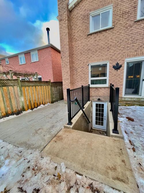 bsmt-319 Barber Dr, Georgetown, ON, L7G5H7 | Card Image