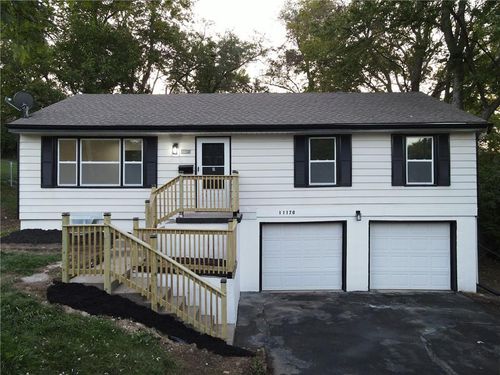 11120 Myrtle Ave, Kansas City, MO, 64137-2390 | Card Image