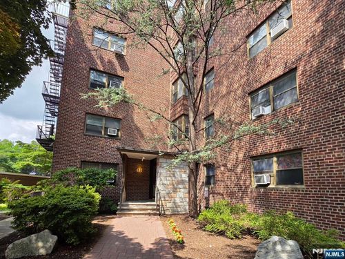 411 Park Pl, Fort Lee, NJ, 07024-3733 | Card Image