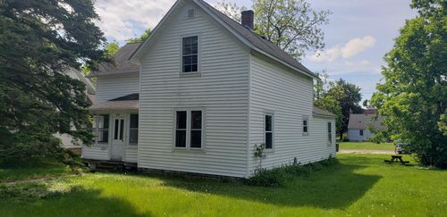 414 Spring St, River Falls, WI, 54022-2435 | Card Image