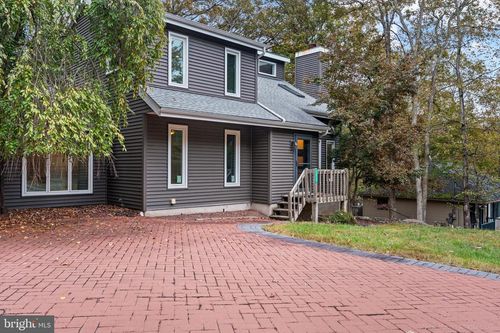 1212 Brentwood Dr, East Stroudsburg, PA, 18301-7227 | Card Image