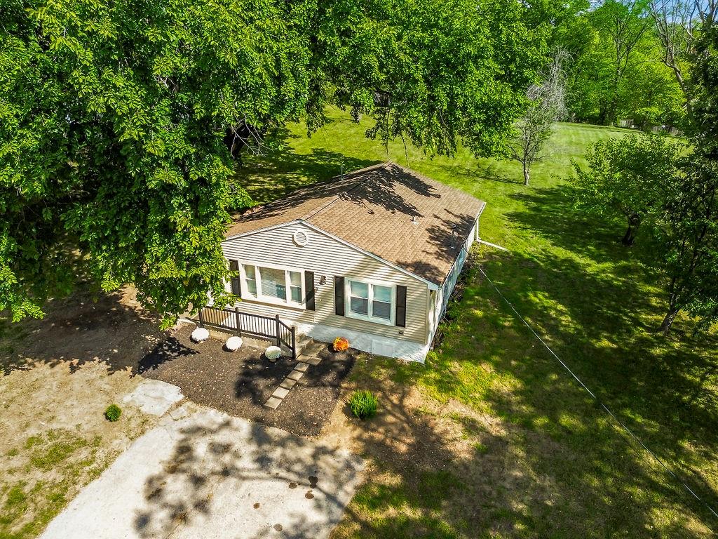 Locust Dr, Parkville, MO 64152