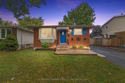 111 Boston Cres, Hamilton, ON, L8T4N1 | Card Image